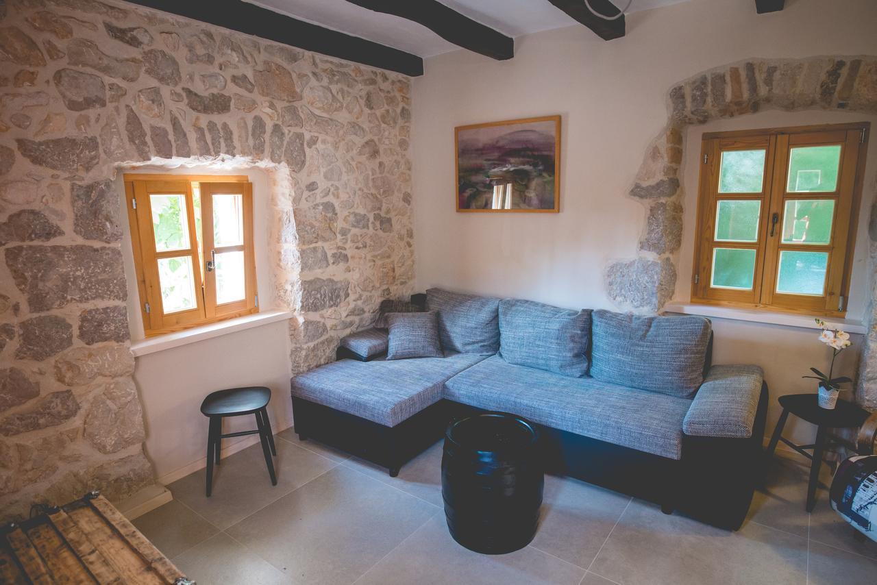 Holiday Home Jela Dobrinj Exterior foto