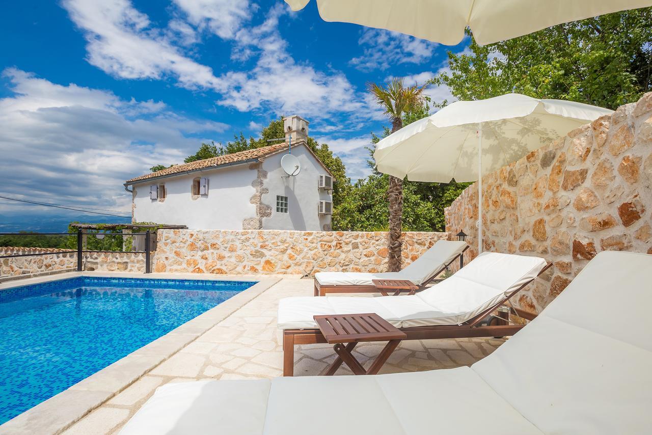 Holiday Home Jela Dobrinj Exterior foto