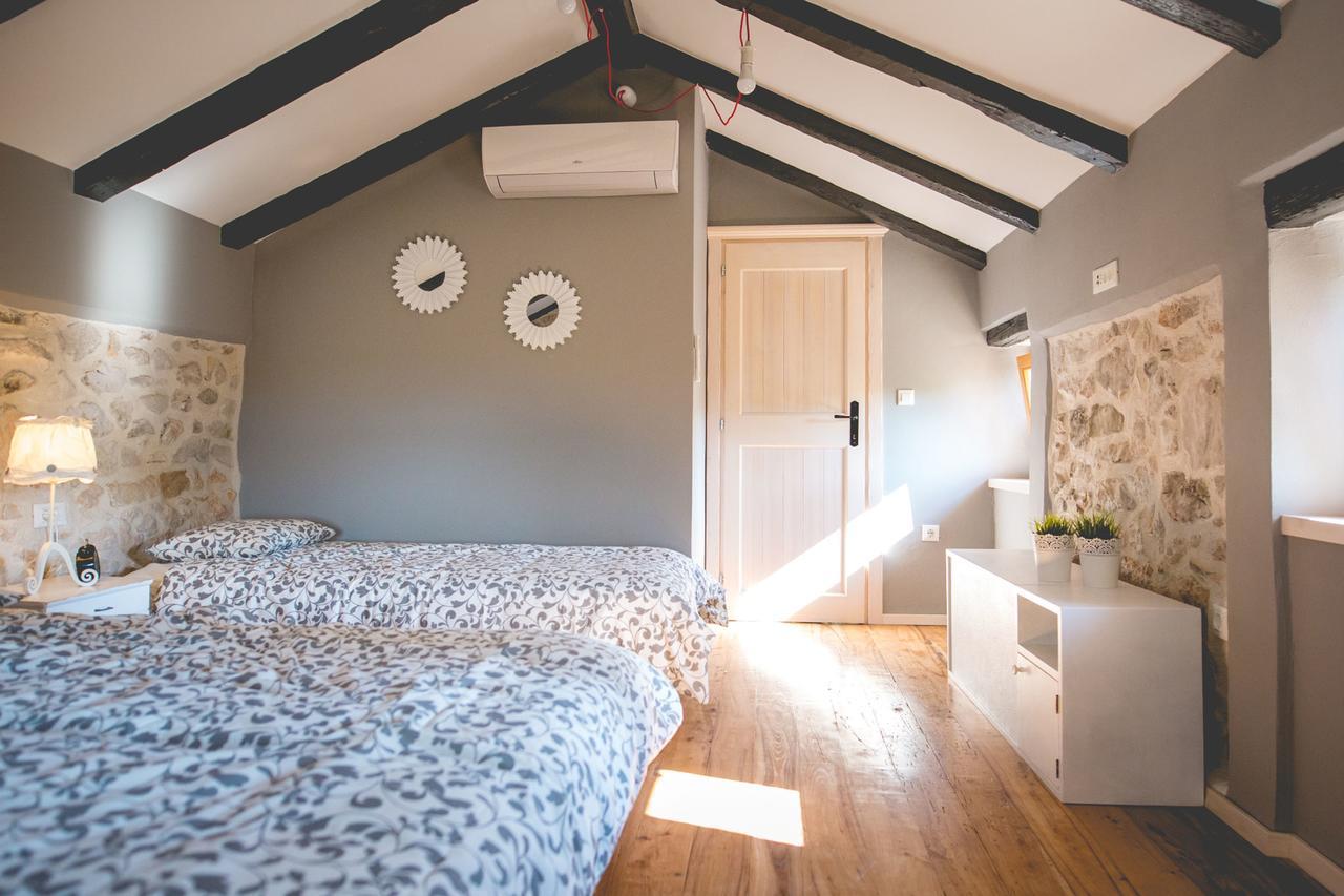 Holiday Home Jela Dobrinj Exterior foto